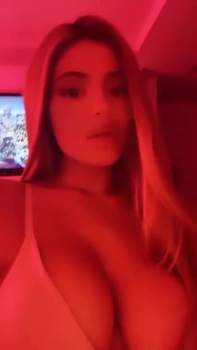 Kylie Jenner!! Sexy on bedroom