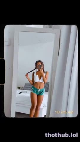 Erzabel – Sexy with erotic body…