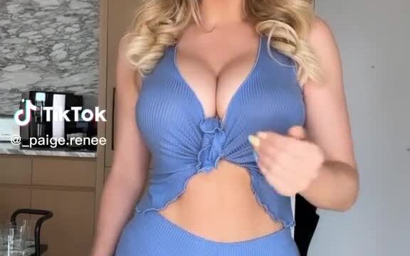 Paige Spiranac – Sexy with erotic body…