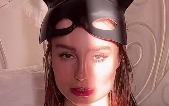 Lucajaro cat women