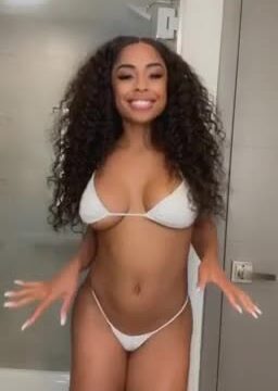 Qimmah Russo nude shower…