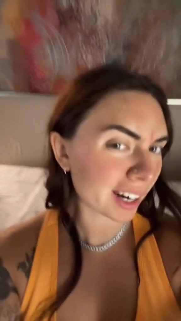 Abby Berner – Sexy on bed