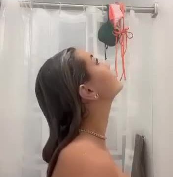 Breckie Hill naked big boobs tease – New onlyfans video so hot