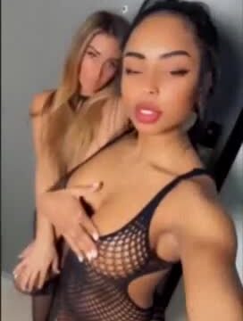 Qimmah Russo!!! Sexy show erotic body with her friend