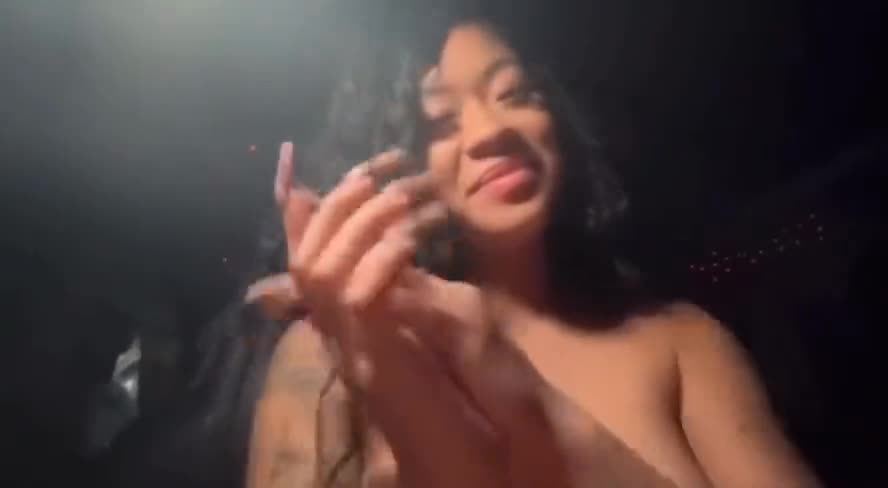 Deshaefrost with girl friend – New sextape Onlyfans trending video leaked!!!