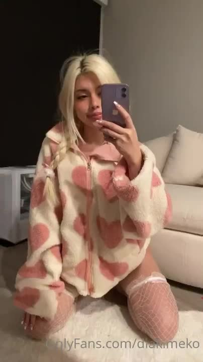 Diakimeko – Nude show with erotic body!!! So hot