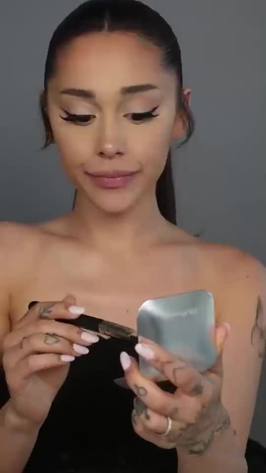 Ariana Grande hot sexy baby!!! Omg…