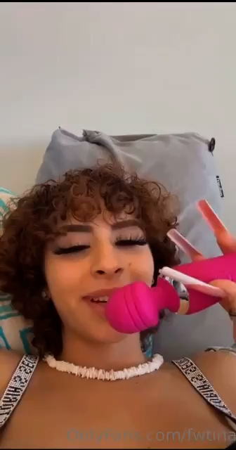 Fwtina play dildo on bed Hot video Onlyfans leak