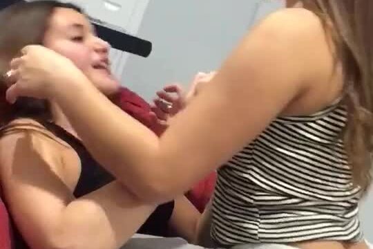 Gali Golan/Gali gool lesbian kissing!!! New Onlyfans trending video leaked