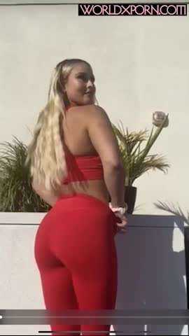 Kinsey Wolanski nude big ass out side!!! So hot