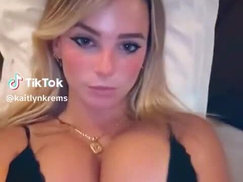 Kaitlyn Krems Onlyfans leak – Nude show in bath!!!