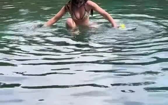 Poqssi Hot sexy bikini!!! New trending video leaked