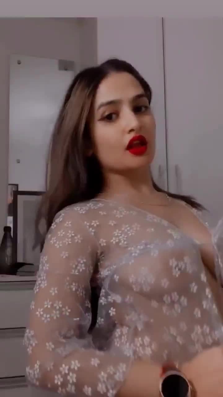 Sassy Poonam Nude big boobs teasing so hot!!! New Onlyfans video leaked