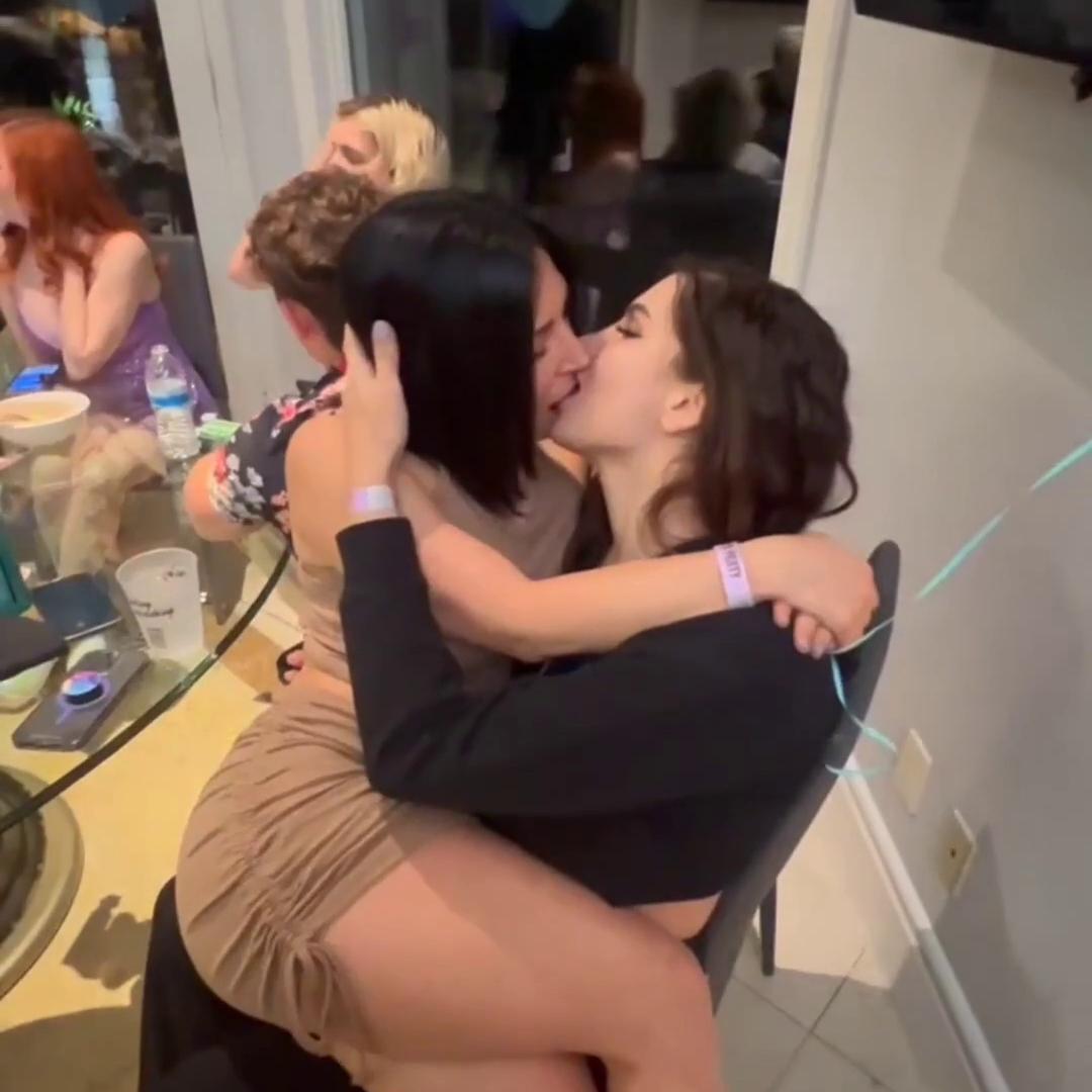 Alinity Fandy Hot Lesbian French Kiss PPV Video Leaked