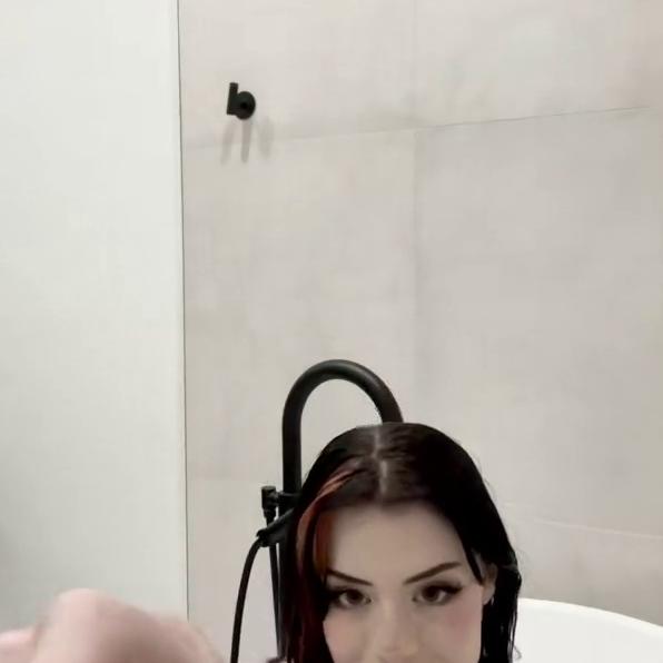 Hannah Owo Nude Bathtub Onlyfans Video Leaked