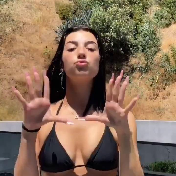 Charli D’Amelio Outdoor Bikini Dance Video Leaked