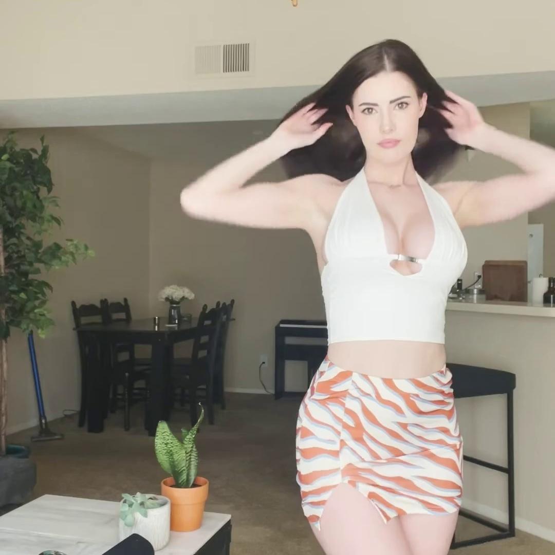 Erin Olash Sexy Mini Skirt Try On Haul Video Leaked