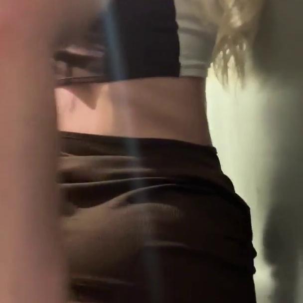 STPeach Club Outfit Ass Tease Fansly Video Leaked