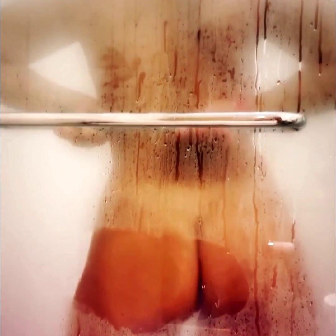 Paige VanZant Quick Shower Nude Voyeur Video Leaked
