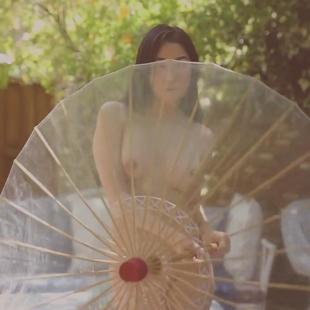 Moon Maison Nude Under the Umbrella Video Leaked