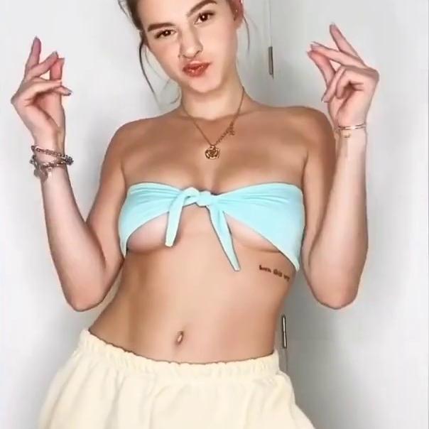 Lea Elui Bikini Try On Deleted Leaked Video