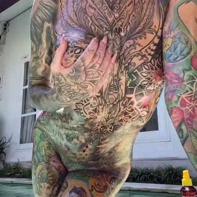 Becky Holt Nude Oiled up by the Pool Porn Video Leaked
