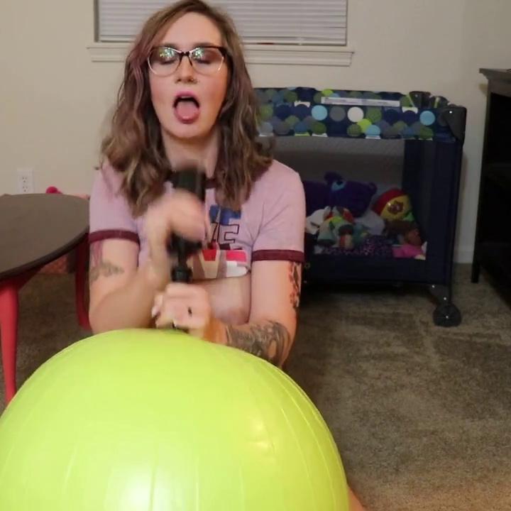 Cage The Mom Nude Topless Video Leaked
