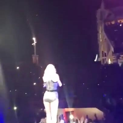 Taylor Swift Booty Shake Live Performance Video Leaked
