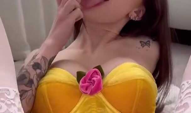 Dainty Wilder Buttplug Pussy Masturbation Onlyfans Video