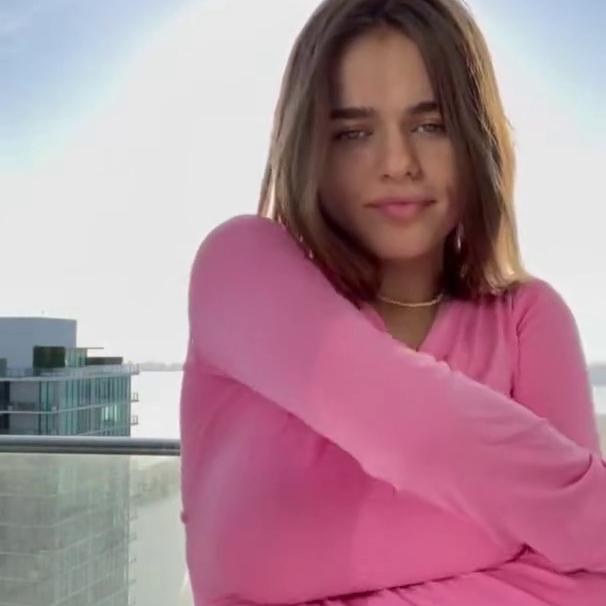 Megnutt02 Nude Outdoor Strip Onlyfans Video Leaked