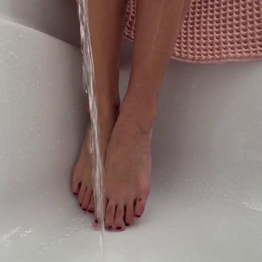 Natalie Roush Wet Feet Cleaning Ppv Onlyfans Video Leaked