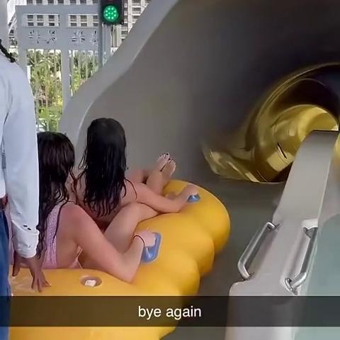 Charli D’Amelio Bikini Waterpark Video Leaked